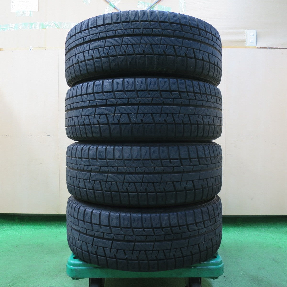 *送料無料* バリ溝！キレイ！9分★スタッドレス 215/55R17 ヨコハマ アイスガード iG50 GRASS グラス 17インチ PCD114.3/5H★4090102イス