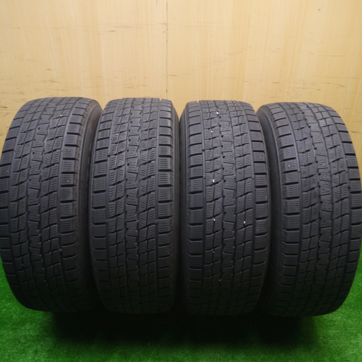 *送料無料* バリ溝！キレイ！8.5分★JEEP ジープ JK ラングラー 純正 265/65R17 スタッドレス グッドイヤー アイスナビ SUV PCD127/5H★4080605Hス