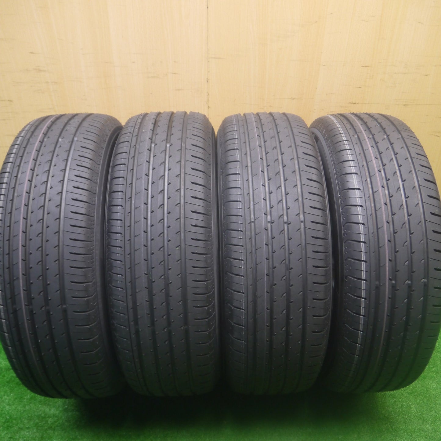 *送料無料* 新車外し！24年★トヨタ 40系 アルファード 純正 225/65R17 ヨコハマ アドバン V03 17インチ PCD120/5H★4082002Hノ