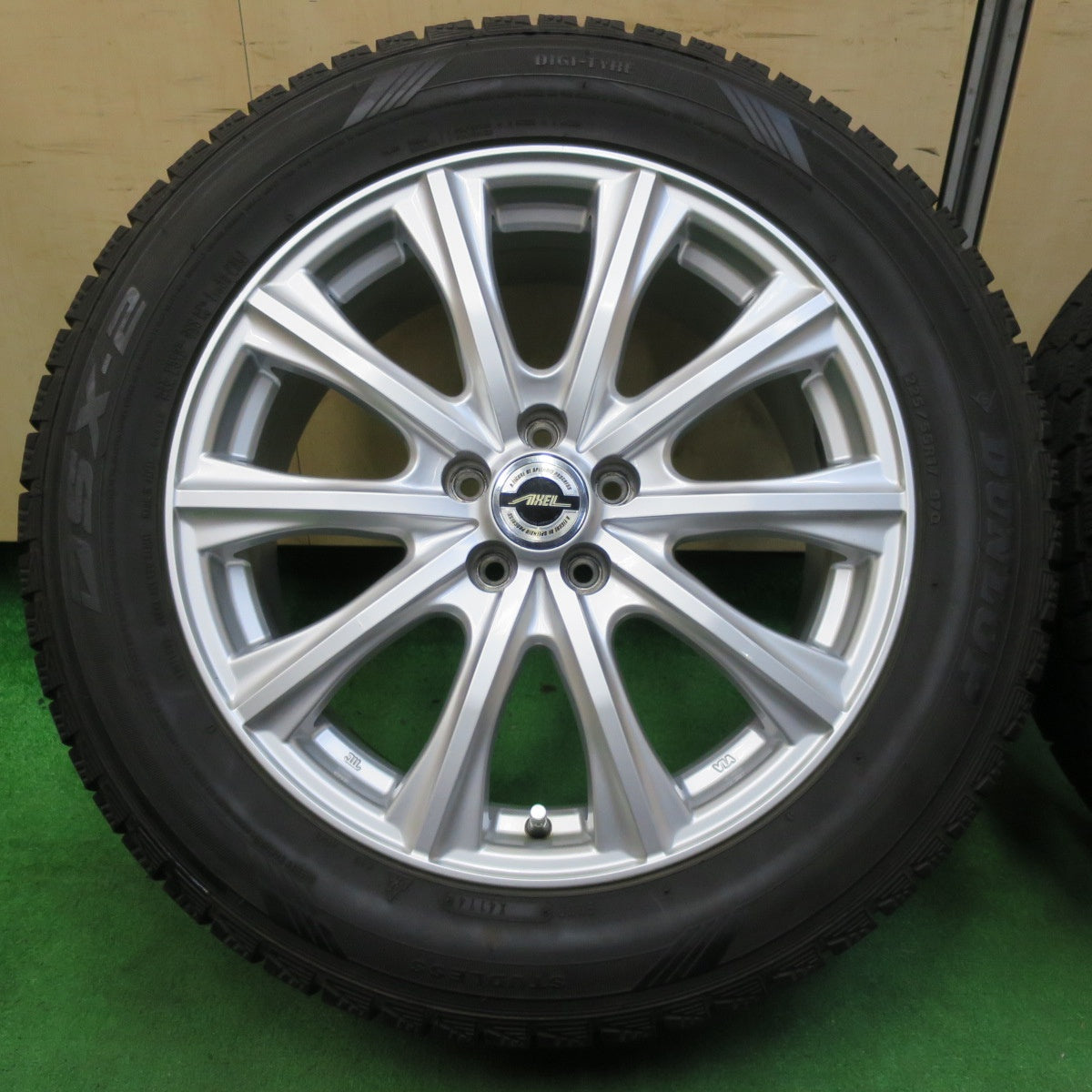 *送料無料* バリ溝！キレイ！9分★スバル XV 等 225/55R17 スタッドレス ダンロップ DSX-2 AXEL アクセル 17インチ PCD100/5H★4071608イス