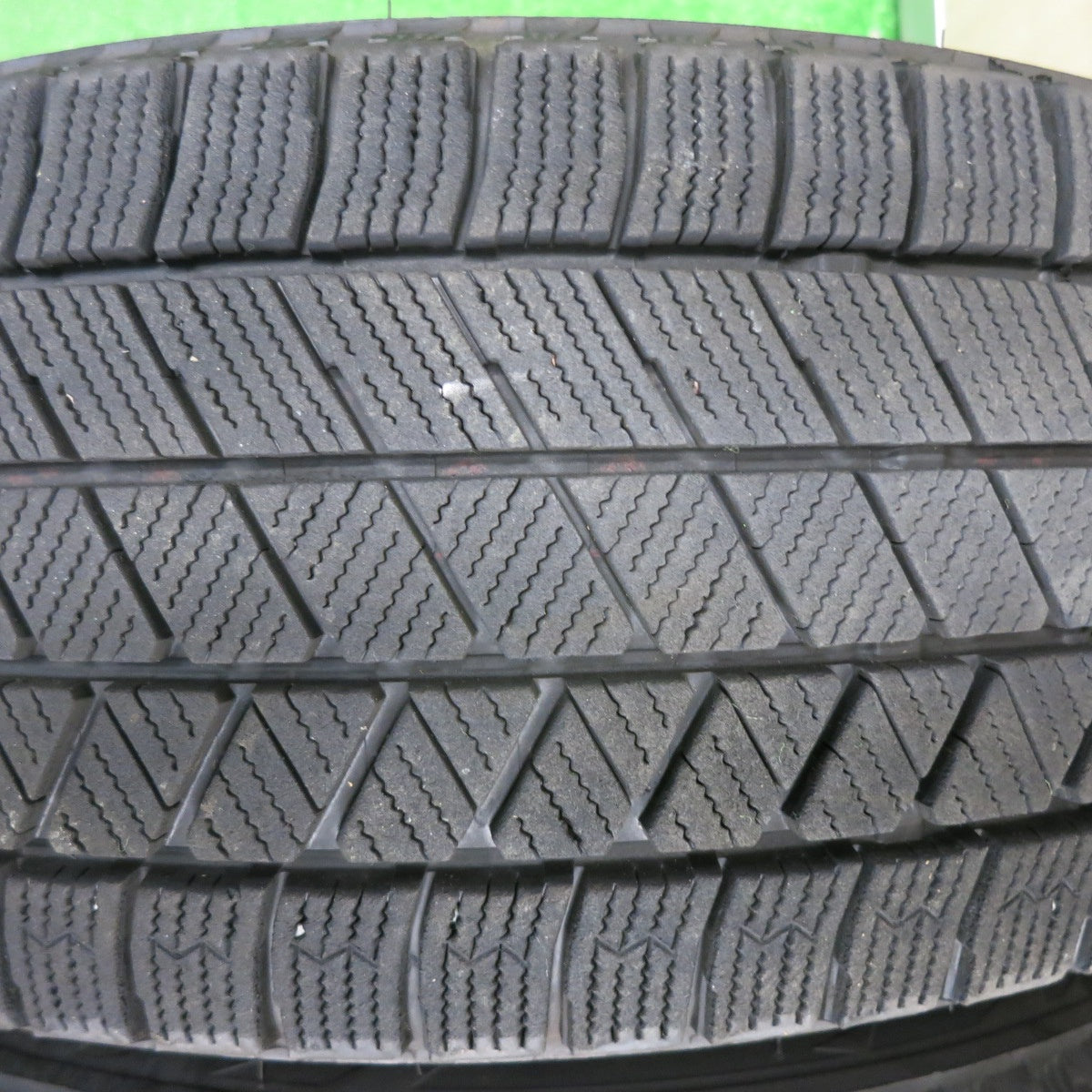 [送料無料] バリ溝！22年！9.5分★スタッドレス 195/65R15 ブリヂストン ブリザック VRX3 Reverline リバーライン 15インチ PCD114.3/5H★4120507TNス