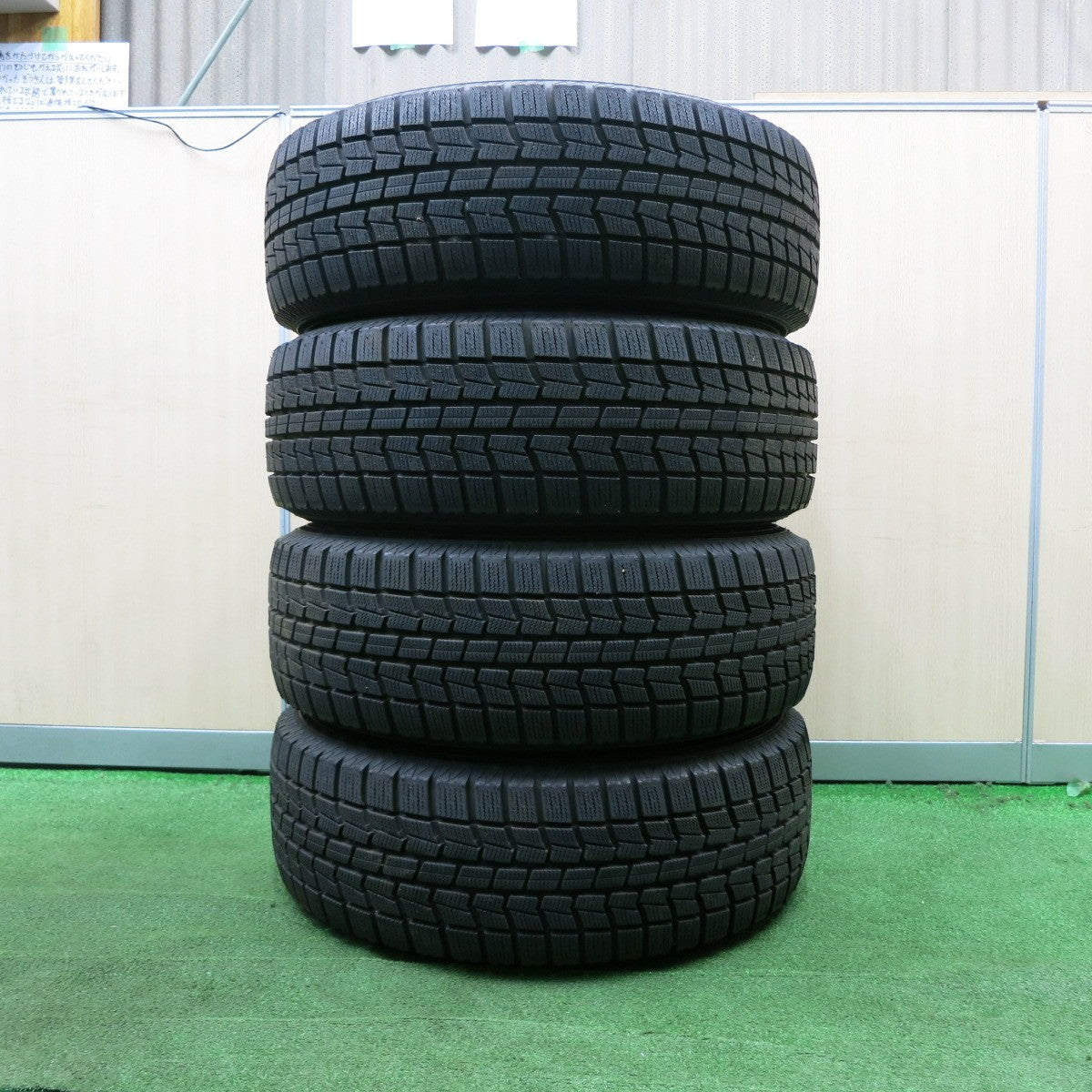 *送料無料* バリ溝！ほぼ10分★スタッドレス 215/65R16 オートバックス ノーストレック N3i Azeet 16インチ PCD114.3/5H★4040305NJス