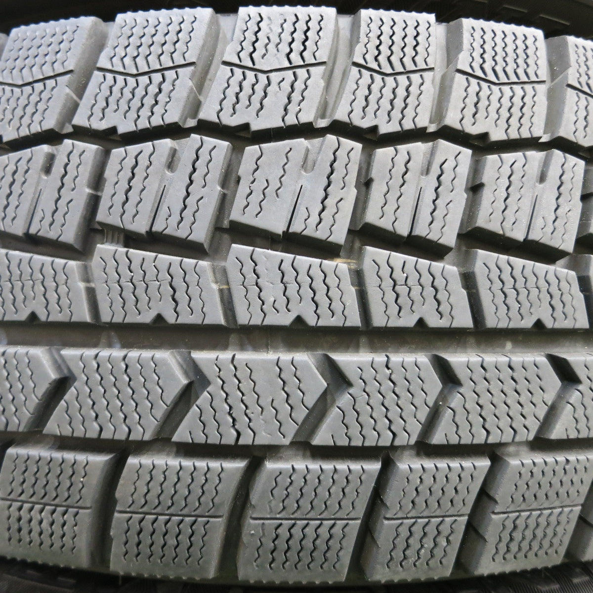 *送料無料* バリ溝！22年！キレイ！9.5分★スタッドレス 215/60R17 ダンロップ ウインターマックス WM02 TEAD テッド 17インチ PCD114.3/5H★4042907イス