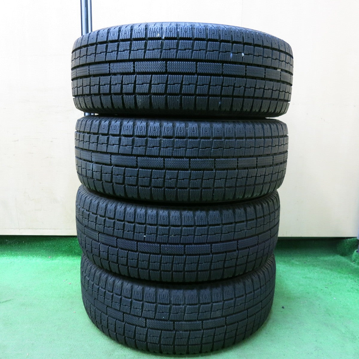 [送料無料] バリ溝！キレイ！9.5分★スタッドレス 215/45R18 トーヨー ガリット G5 SCHNEIDER MiD シュナイダー 18インチ PCD114.3/5H★4112712SYス