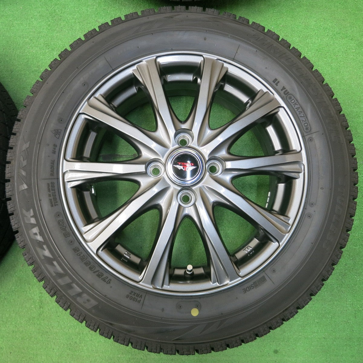 *送料無料* バリ溝！20年！キレイ！ほぼ10分★スタッドレス 175/65R15 ブリヂストン ブリザック VRX TEAD テッド 15インチ PCD100/4H★4043005イス