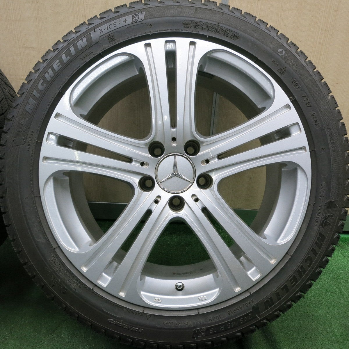 *送料無料* バリ溝！キレイ！8.5分★ベンツ 等 EuroForsch 245/45R18 スタッドレス ミシュラン X-ICE3+ ユーロフォルシュ PCD112/5H★4061601HAス