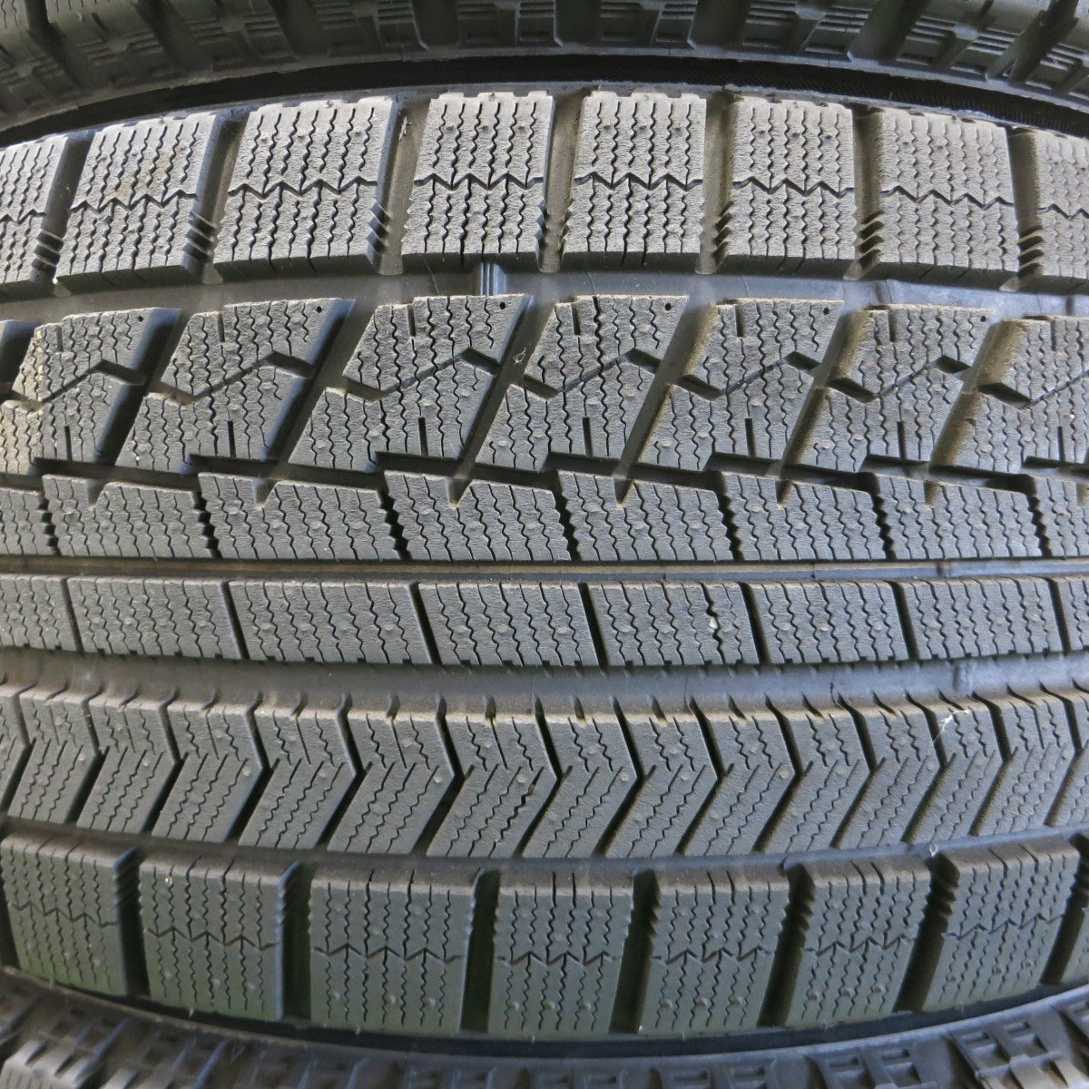 *送料無料* センサー付！バリ溝！綺麗！ほぼ10分★レクサス LS 等 245/50R19 スタッドレス ブリヂストン ブリザック RFT Delmore デルモア PCD120/5H★4062901ナス