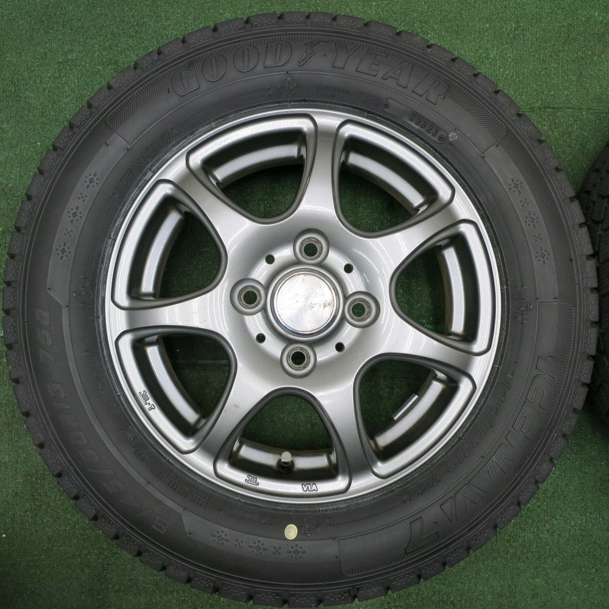 *送料無料* バリ溝！23年！ほぼ10分★スタッドレス 145/80R13 グッドイヤー アイスナビ7 Esprine 13インチ PCD100/4H★4032904NJス