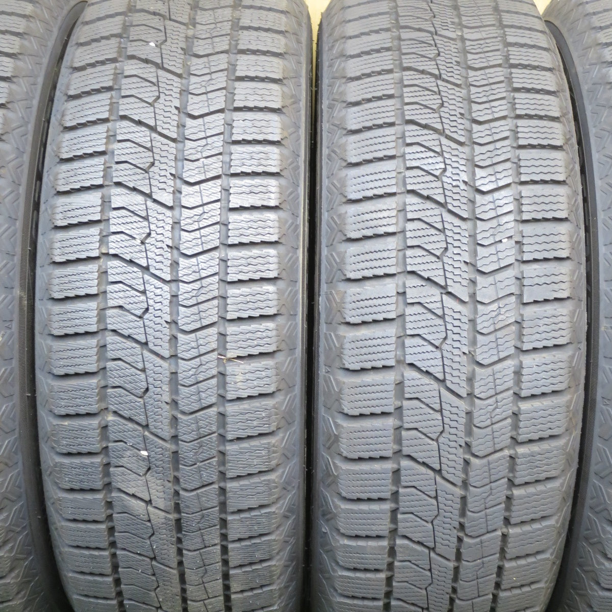 [送料無料] バリ溝！22年！キレイ！★スタッドレス 195/65R15 トーヨー オブザーブ GIZ2 WAREN ヴァーレン 15インチ PCD114.3/5H★4120204Hス