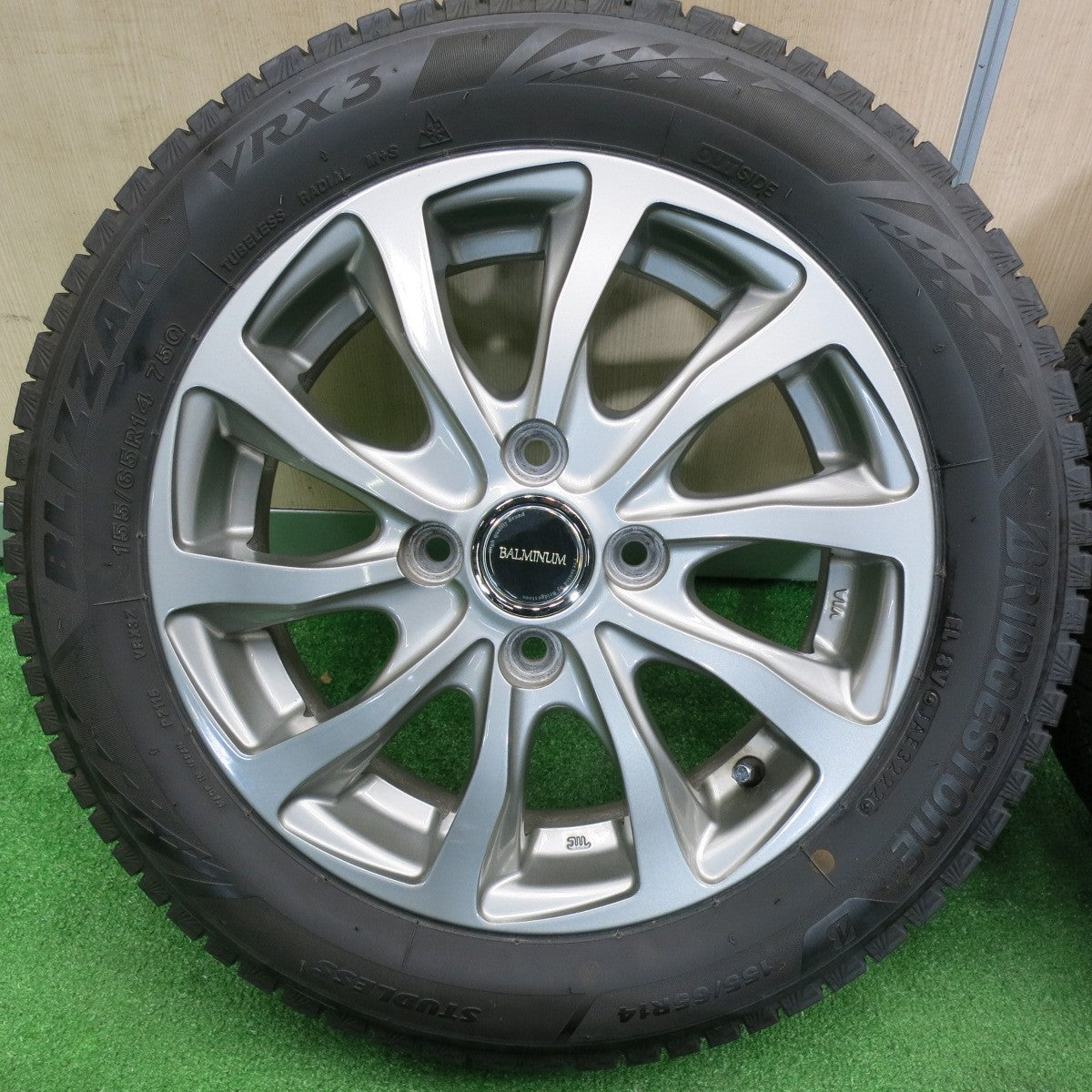 [送料無料] バリ溝！22年！8.5分★スタッドレス 155/65R14 ブリヂストン ブリザック VRX3 BALMINUM バルミナ 14インチ PCD100/4H★4121801TNス