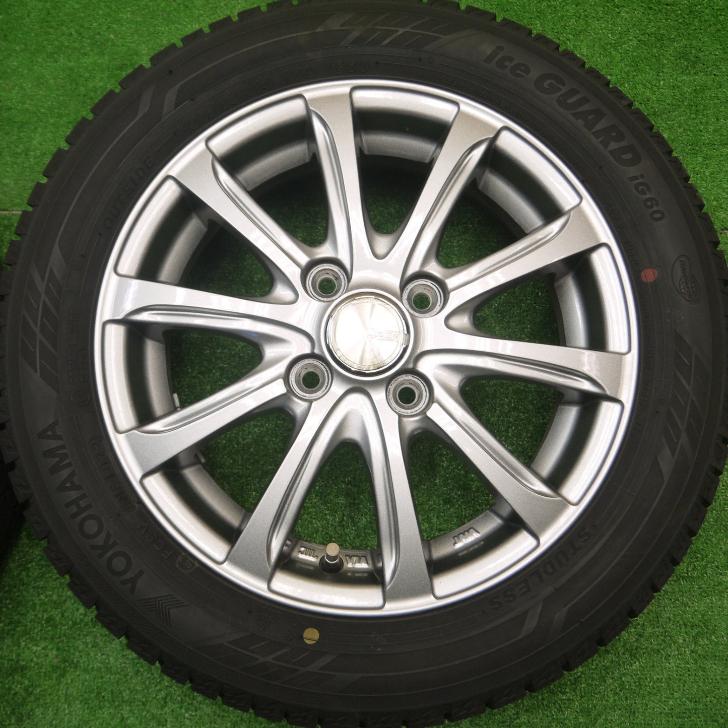 *送料無料* バリ溝！22年！キレイ！ほぼ10分★スタッドレス 155/65R14 ヨコハマ アイスガード iG60 WEZEN 14インチ PCD100/4H★4081901Hス