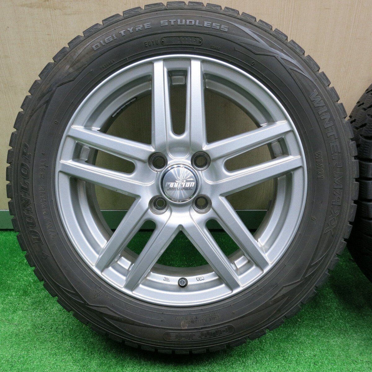 バリ溝！キレイ！9分★スタッドレス 175/65R15 ダンロップ ウインターマックス WM01 ravrion PCD100/4H★4091303NJス