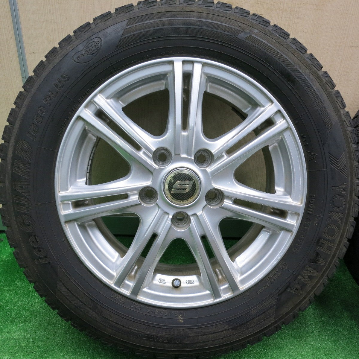 [送料無料] バリ溝！キレイ！8.5分★スタッドレス 195/65R15 ヨコハマ アイスガード iG50 プラス STRANGER ストレンジャー PCD114.3/5H★4100509HAス