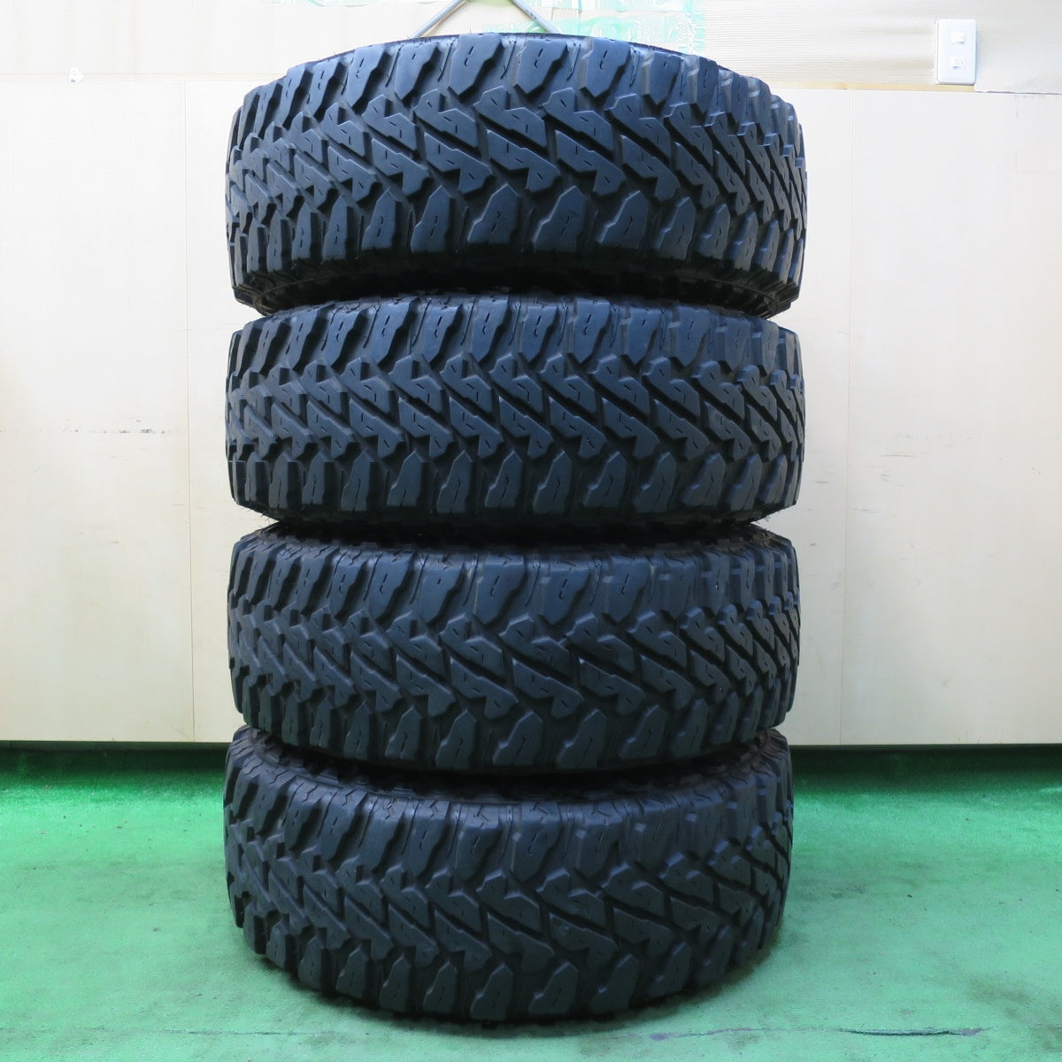 *送料無料* バリ溝！22年！キレイ！9分★KMC XD775 265/70R17 121/118Q 10PR ヨコハマ ジオランダー M/T G003 PCD114.3 127/5H マルチ★4090108IMノ