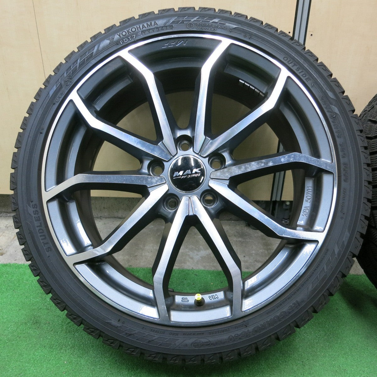 *送料無料* 4本価格★ベンツ 等 MAK FF SERIES 225/40R18 スタッドレス ヨコハマ アイスガード iG60 18インチ  PCD112/5H★4060503ナス