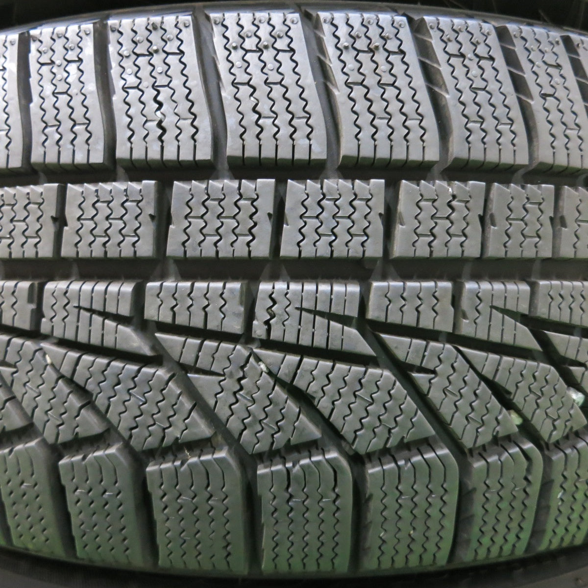 *送料無料* バリ溝！21年！9.5分★スタッドレス 205/60R16 ハンコック ウインターアイセプト IZ2A VIOLENTO ヴィオレント 16インチ PCD114.3/5H★4032606イス