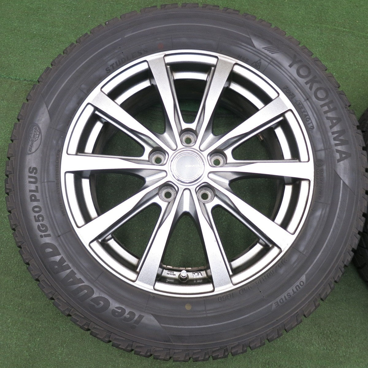 *送料無料* バリ溝！9分★スタッドレス 215/60R16 ヨコハマ アイスガード IG50 プラス GRASS グラス 16インチ PCD114.3/5H★4051502NJス