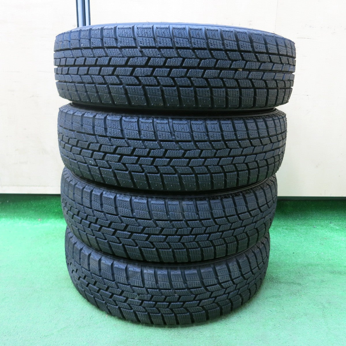 [送料無料] 超バリ溝！キレイ！ほぼ10分★スタッドレス 155/65R14 グッドイヤー アイスナビ6 LVF 社外 アルミ 14インチ PCD100/4H★4111203SYス