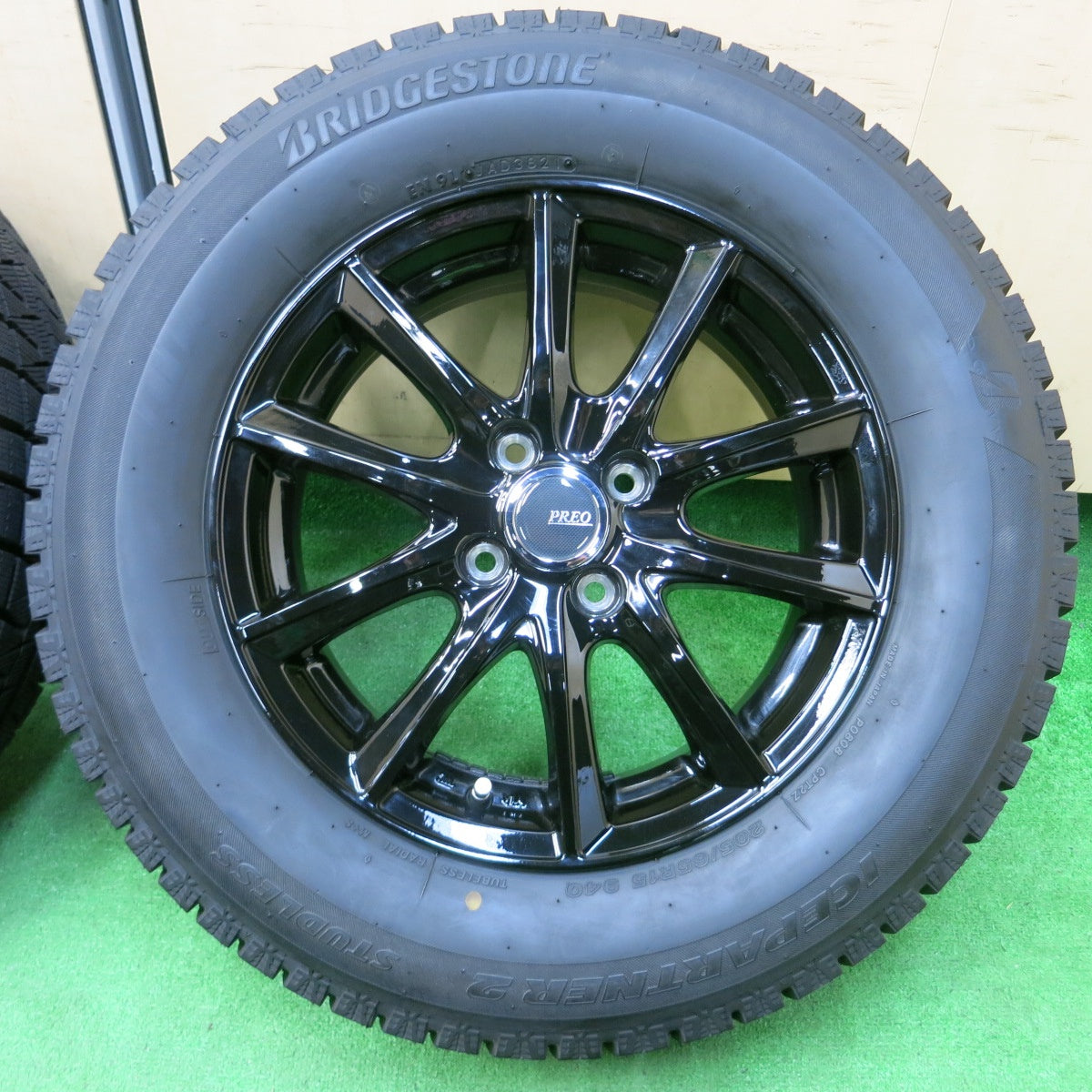 *送料無料* バリ溝！21年！キレイ！ほぼ10分★スタッドレス 205/65R15 ブリヂストン アイスパートナー2 PREO プレオ 15インチ PCD100/4H★4042402イス