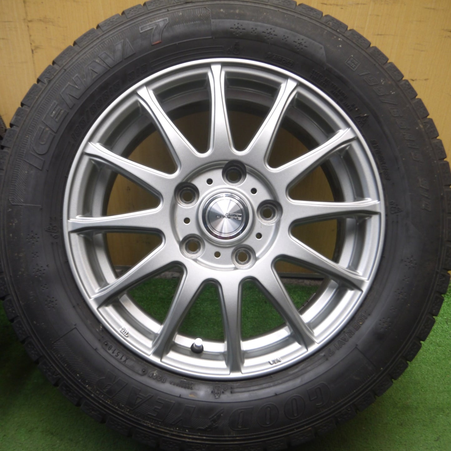 *送料無料* キレイ★スタッドレス 195/65R15 グッドイヤー アイスナビ7 ravrion LUMIERE ラブリオン 15インチ PCD114.3/5H★4072314Hス