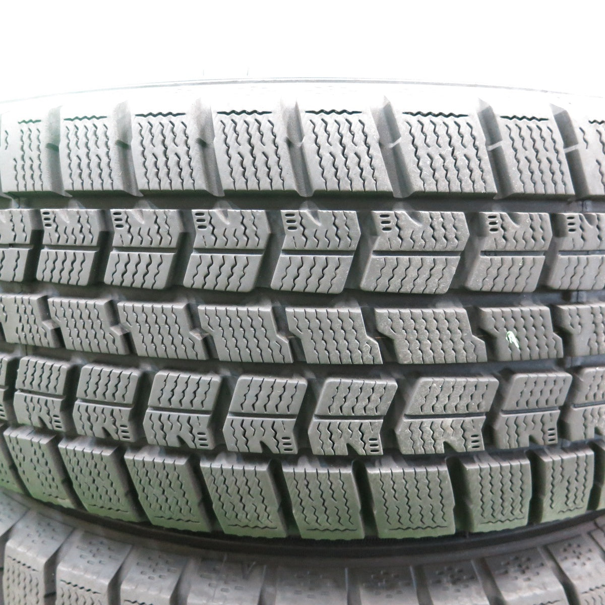 *送料無料* バリ溝！21年！キレイ！9分★スタッドレス 195/65R15 グッドイヤー アイスナビ7 Laffite ラフィット 15インチ PCD114.3/5H★4042202ナス