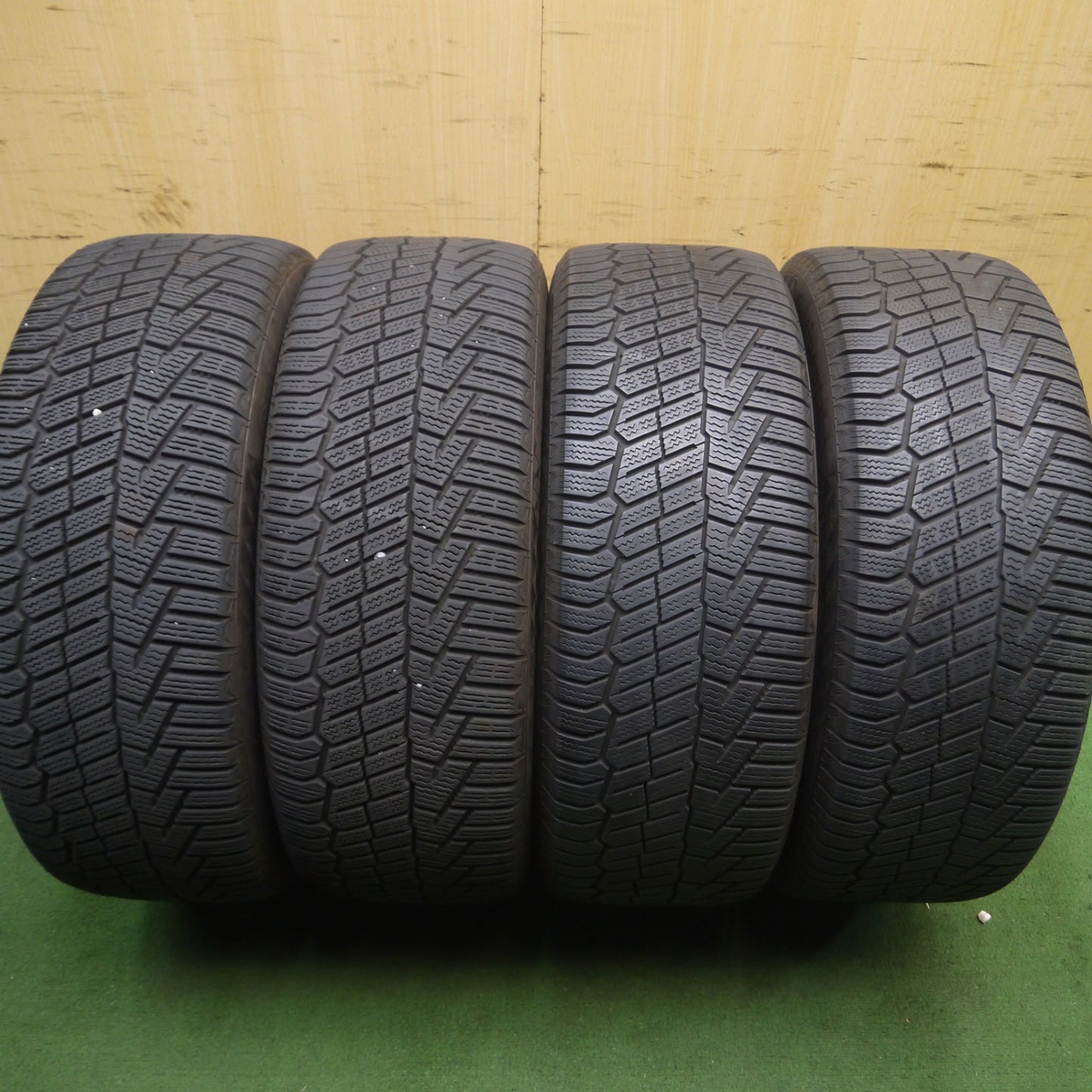 *送料無料* バリ溝！キレイ！8.5分★ベンツ Cクラス W205 純正 225/45R18 スタッドレス コンチネンタル ノースコンタクト NC6 18インチ PCD112/5H★4032602Hス