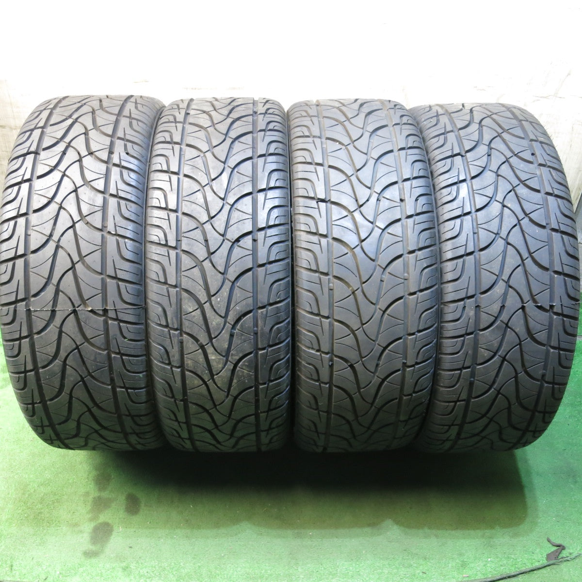 *送料無料* バリ溝！21年！ほぼ10分★BLADE ブレイド 295/30R26 フルラン HS299 PCD139.7/6H キャデラック エスカレード 等★4021602クノ