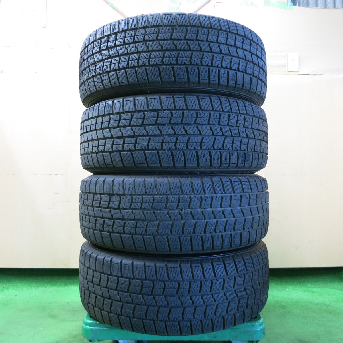 *送料無料* バリ溝！21年！キレイ！9.5分★LOXARNY SPORT BADX 235/50R18 スタッドレス グッドイヤー アイスナビ7 ロクサーニ PCD114.3/5H★4052011イス