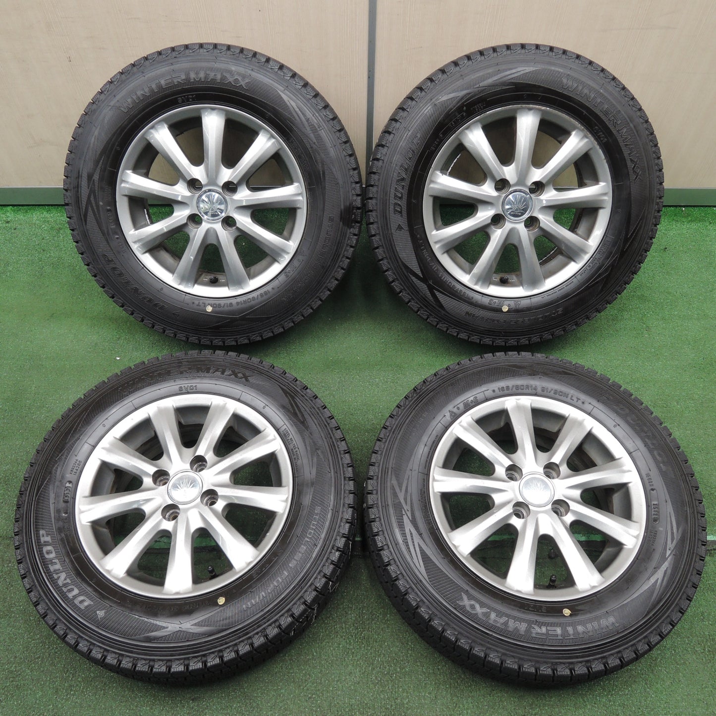 *送料無料* 超バリ溝！21年！ほぼ10分★スタッドレス 165/80R14 91/90N ダンロップ ウインターマックス SV01 STYTZ PCD100/4H★4031408TNス