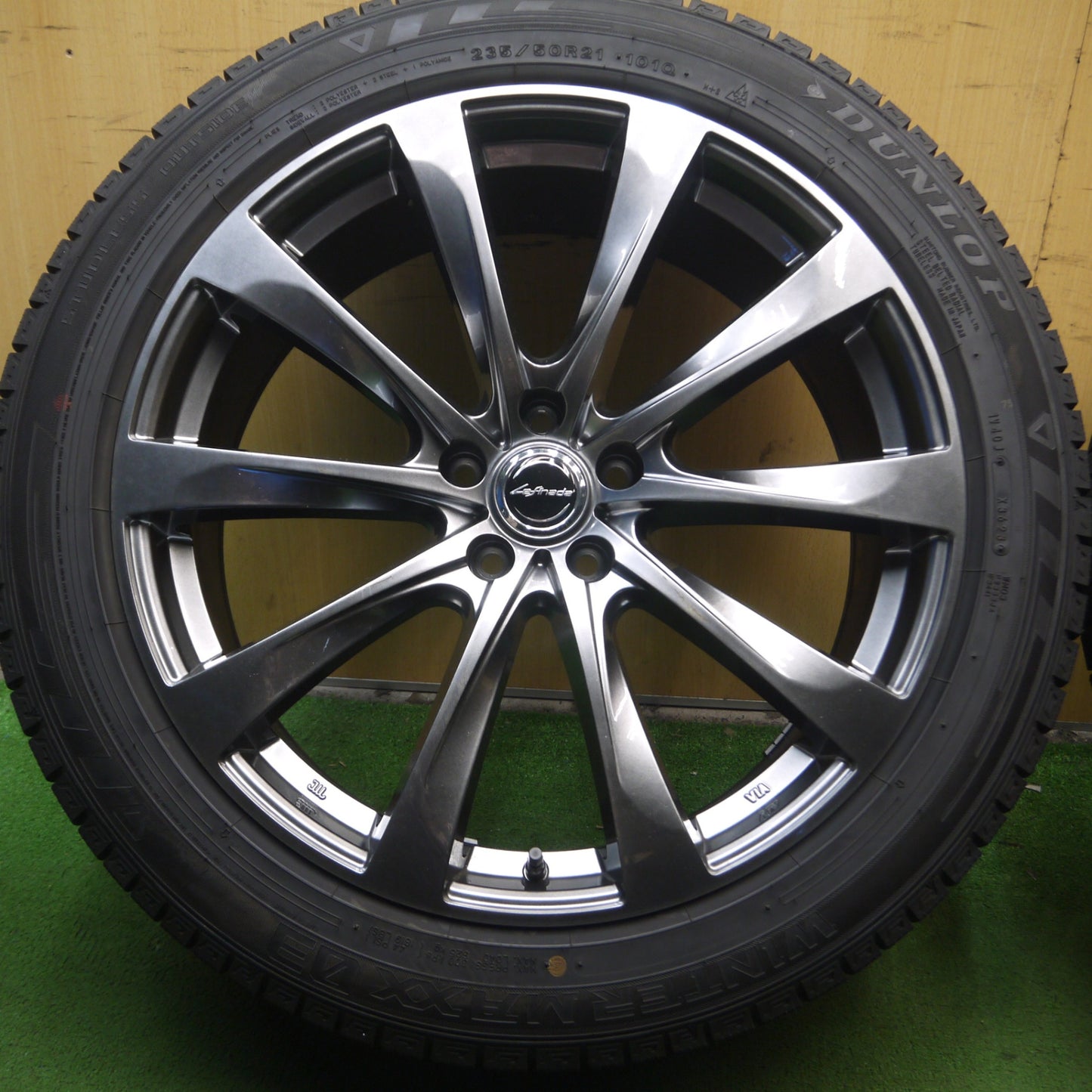 *送料無料* バリ溝！23年！キレイ！ほぼ10分★Lefinada MOTION2 235/50R21 スタッドレス ダンロップ ウインターマックス03 レフィナーダ PCD114.3/5H★4070307Hス