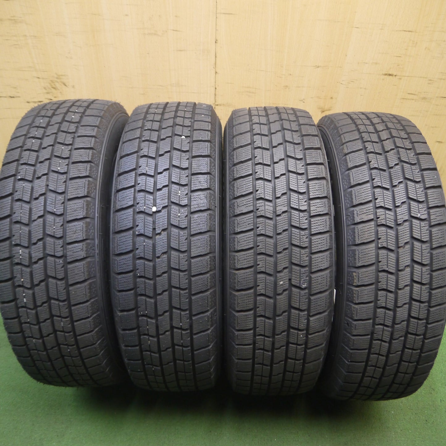 *送料無料* バリ溝！22年！綺麗！ほぼ10分★スタッドレス 195/65R16 グッドイヤー アイスナビ7 ravrion RS01 ラブリオン 16インチ PCD100/4H★4043005Hス