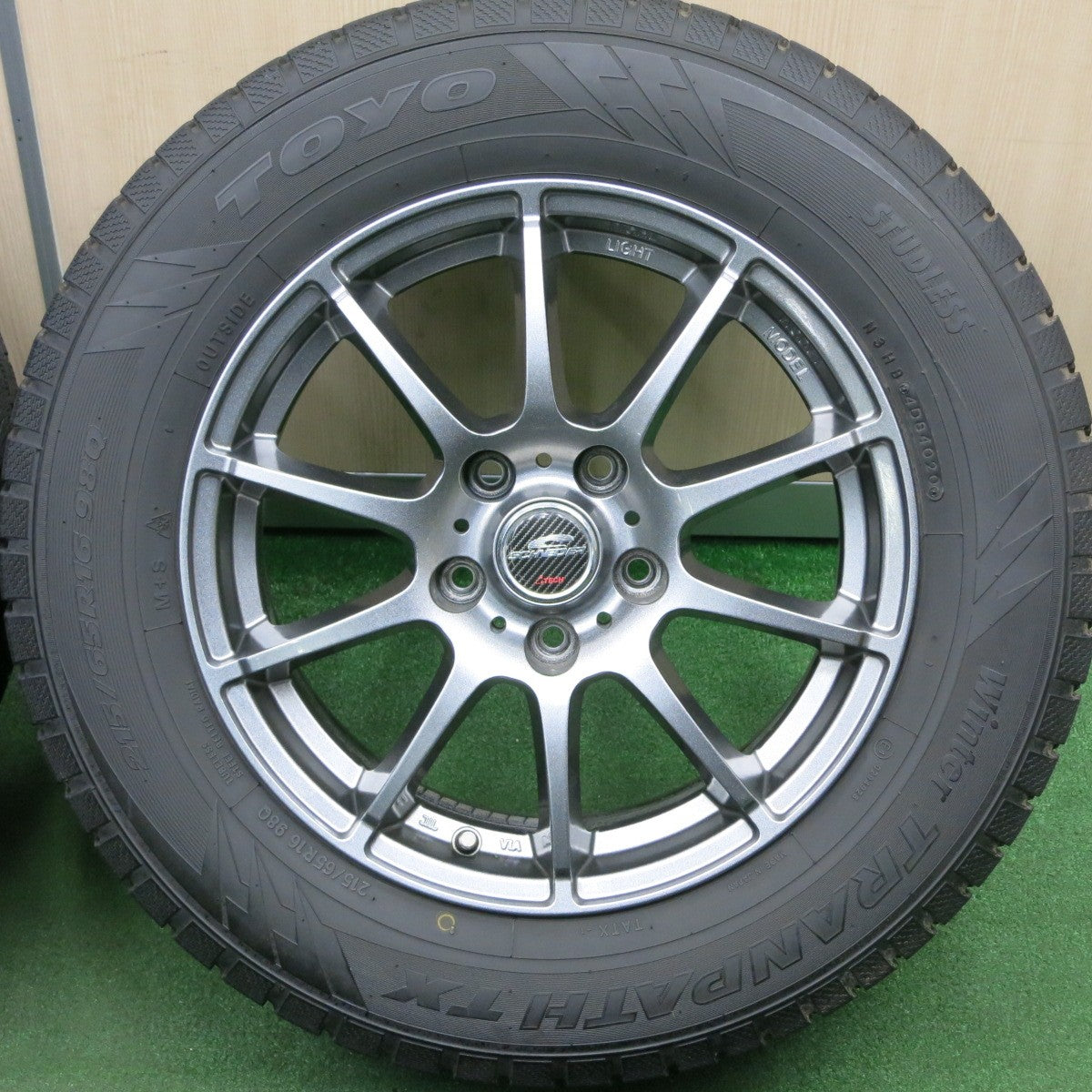 *送料無料* バリ溝！20年！キレイ！9.5分★スタッドレス 215/65R16 トーヨー ウインタートランパス TX SCHNEIDER ATECH シュナイダー PCD114.3/5H★4040911TNス