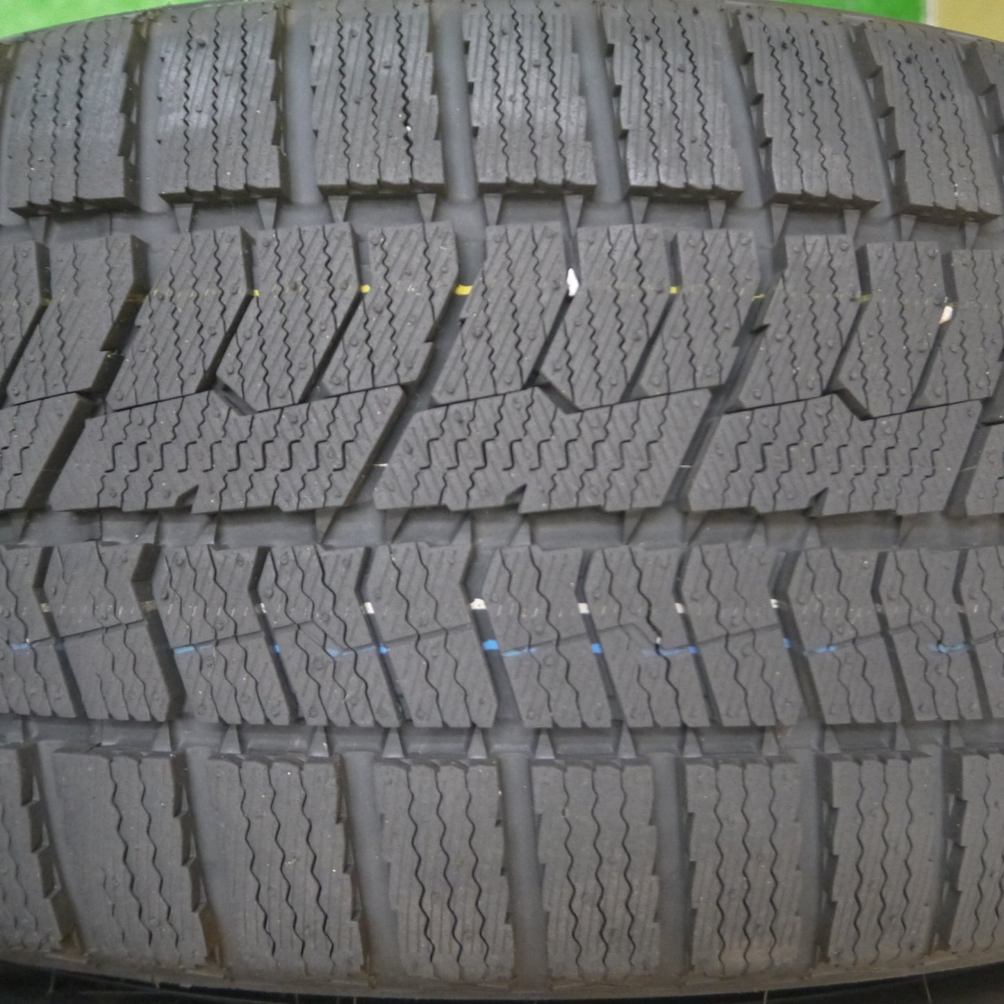 *送料無料* バリ溝！23年！キレイ！ほぼ10分★ワーゲン 等 MSW O・Z 225/45R17 スタッドレス トーヨー オブザーブ GIZ2 17インチ OZ PCD112/5H★4082604Hス