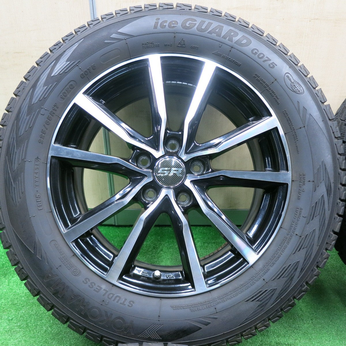 [送料無料] バリ溝！キレイ！9.5分★スタッドレス 225/65R17 ヨコハマ アイスガード G075 BRANDLE N52BP STRANGER ブランドル PCD114.3/5H★4112306TNス