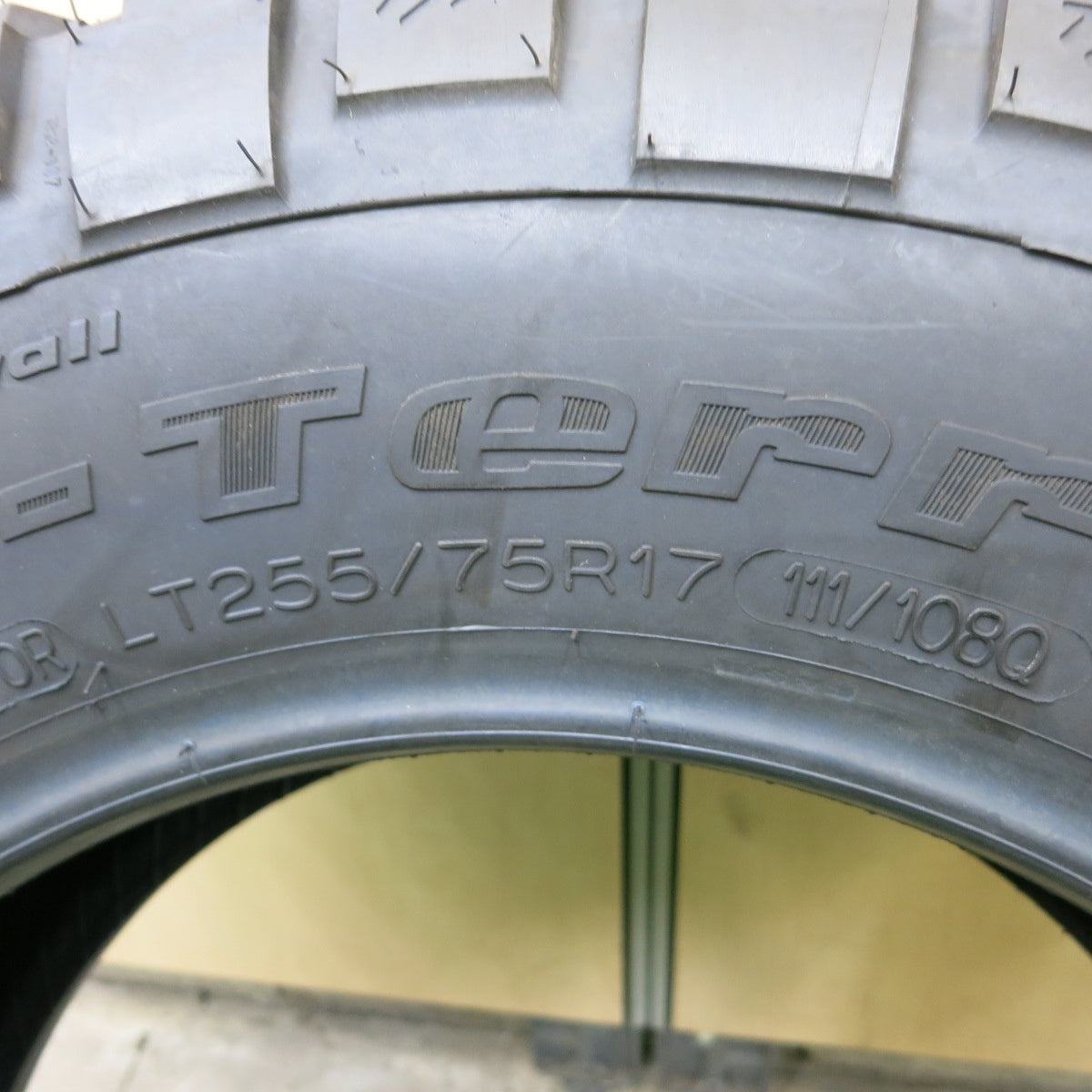 *送料無料* 未使用！22年★255/75R17 111/108Q BFグッドリッチ Mud-Terrain T/A KM2 17インチ JEEP ジープ ラングラー プラド等★4070502ナノタ