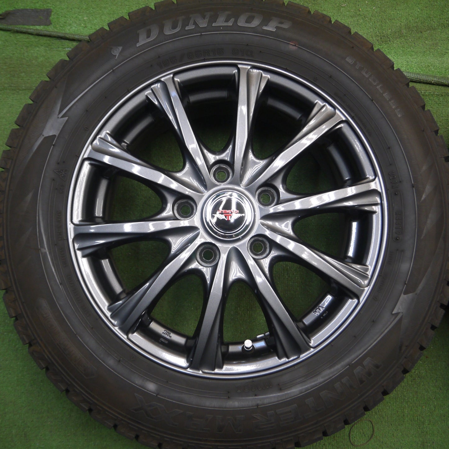 *送料無料* バリ溝！キレイ！9分★スタッドレス 195/65R15 ダンロップ ウインターマックス WM02 TEAD テッド 15インチ PCD114.3/5H★4040112Hス