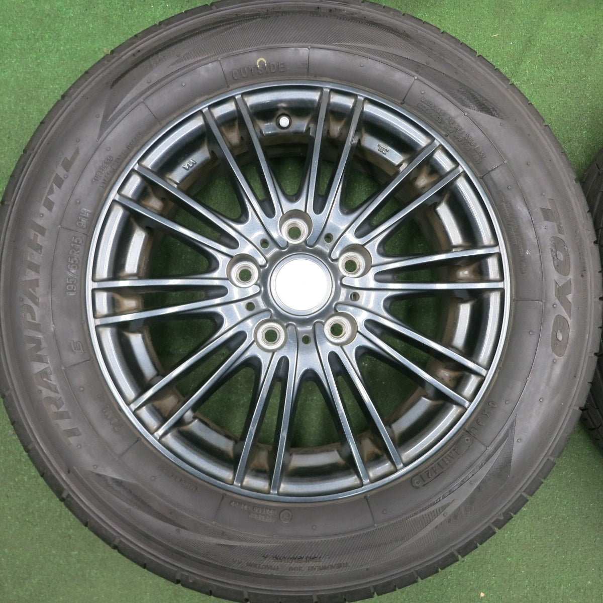 *送料無料* バリ溝！21年！キレイ！9.5分★195/65R15 トーヨー トランパス ML VELVA AGUDO ヴェルヴァ 15インチ PCD114.3/5H★4062809HAノ