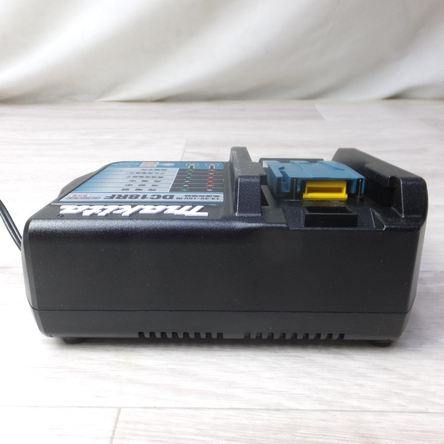 [送料無料] 未使用◆makita マキタ 急速充電器 DC18RF 14.4V-18V用 電動工具 AC100V専用◆