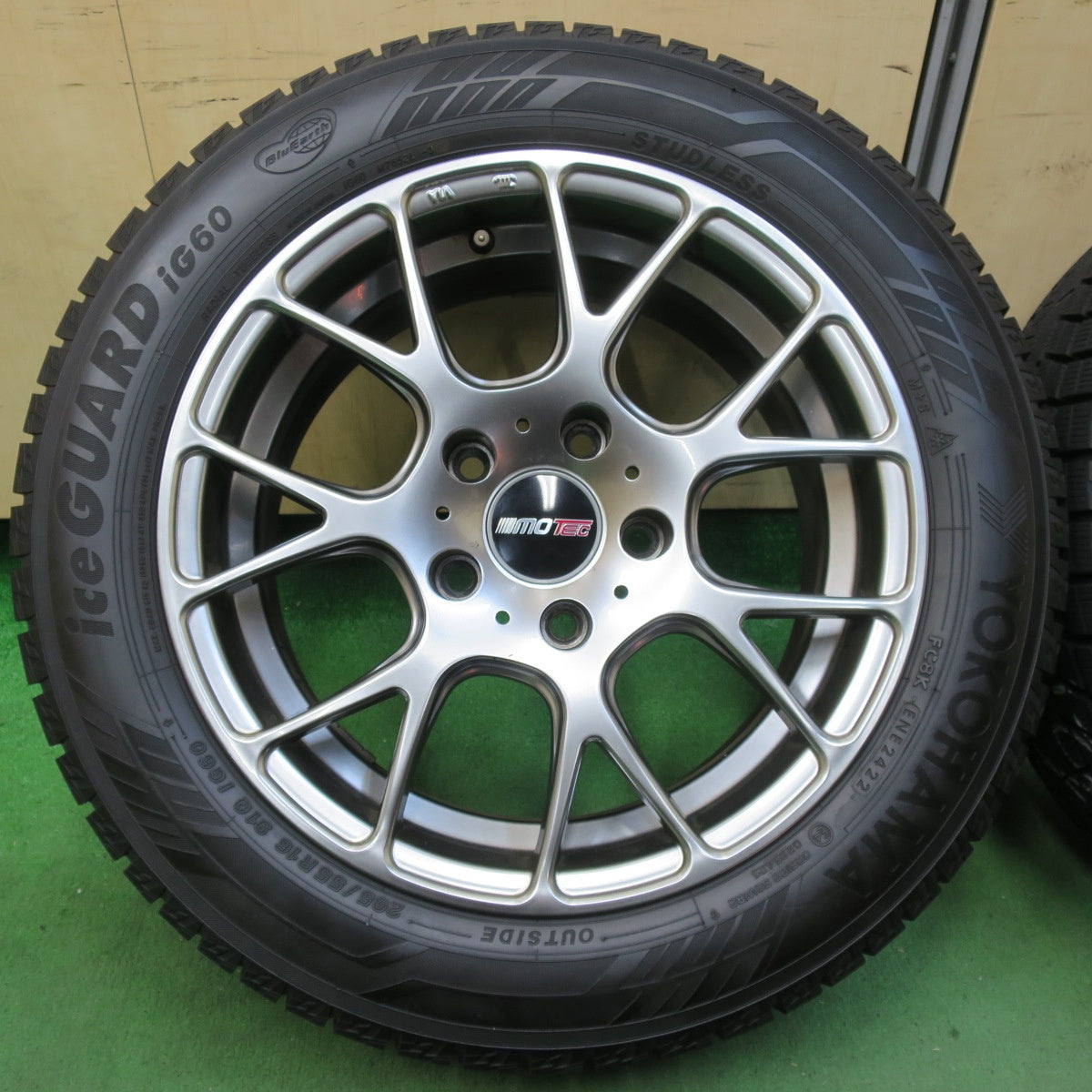 [送料無料] 超バリ溝！22年！キレイ！ほぼ10分★BMW 等 MOTEC NUR 阿部商会 205/55R16 スタッドレス ヨコハマ アイスガード iG60 モーテック ニュル 16インチ PCD120/5H★5011009イス