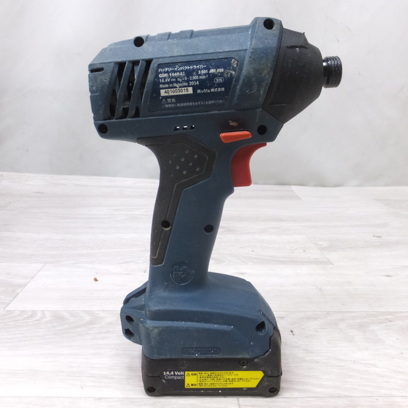 [送料無料] ◆BOSCH ボッシュ 充電式 インパクトドライバ GDR1440-LI 14.4V バッテリー 充電器付き 電動工具◆