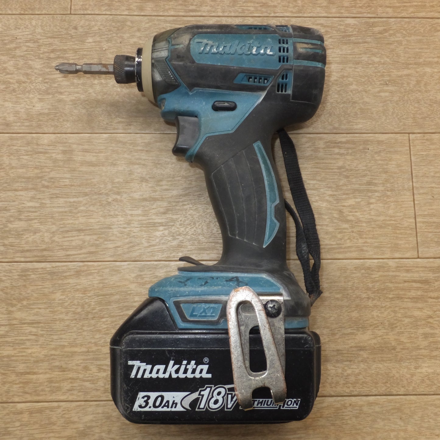 [送料無料] 現状品★マキタ makita 充電式インパクトドライバ TD149DRFX★