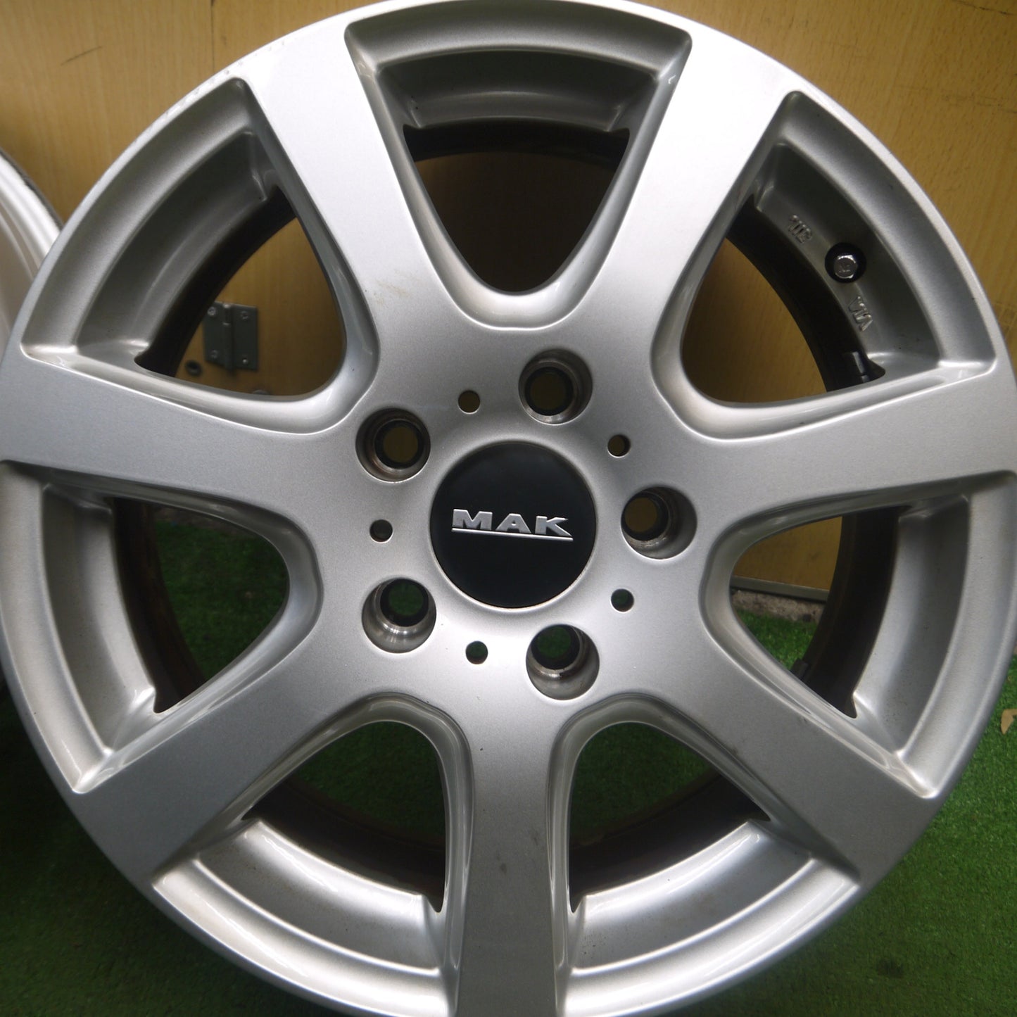 *送料無料* キレイ★MAK ホイール 16インチ 16×6.5J PCD120/5H BMW ミニ 等★4052106Hホ