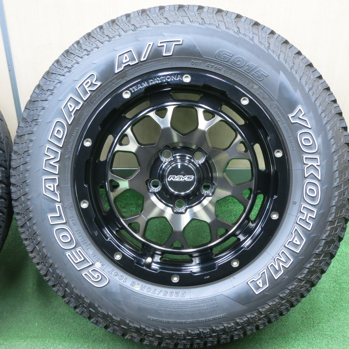 *送料無料* バリ溝！キレイ！9分★RAYS DAYTONA M9 235/70R16 ヨコハマ ジオランダー A/T レイズ デイトナ 16インチ  PCD114.3/5H★4041013TNノ