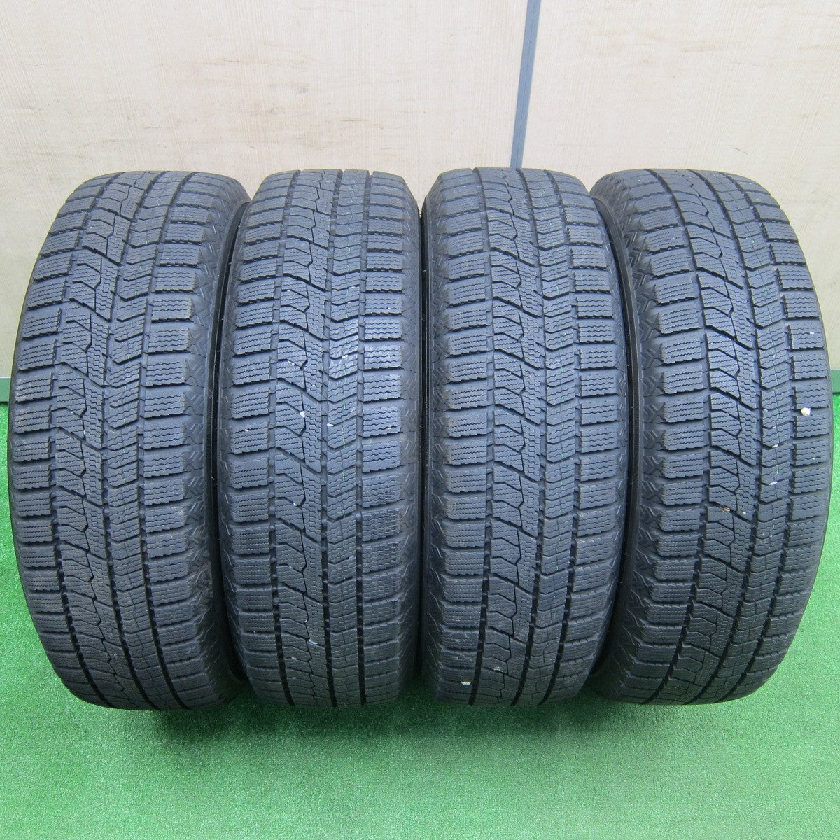 [送料無料] バリ溝！21年！キレイ！9分★スタッドレス 195/65R16 トーヨー オブザーブ GIZ2 VELVA SPORTZ ヴェルヴァ 16インチ PCD100/4H★4121003TNス