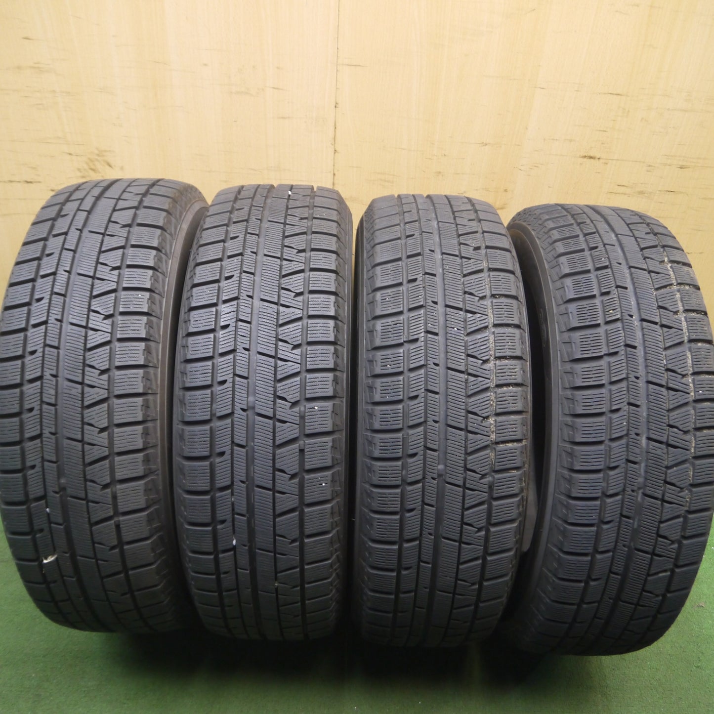 *送料無料* バリ溝！9.5分以上★スタッドレス 215/65R16 ヨコハマ アイスガード iG50 プラス 16インチ エスティマ アルファード CH-R ヤリスクロス 等★4042212Hスタ