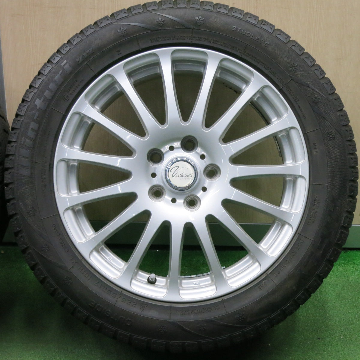 [送料無料] バリ溝！キレイ！9分★スタッドレス 225/55R17 ハイフライ Win-turi 212 Verthandi ヴェルザンディ ヴェルサンディ 17インチ PCD114.3/5H★5010413NJス