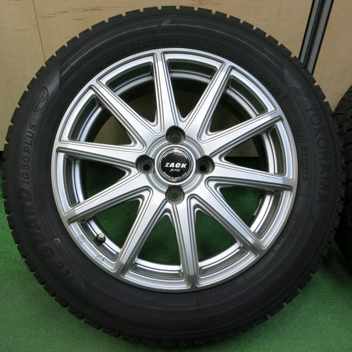 *送料無料* バリ溝！綺麗！9.5分以上★スタッドレス 175/65R15 ヨコハマ アイスガード iG50 プラス ZACK JP-710 MONZA ザック PCD100/4H★4050216イス