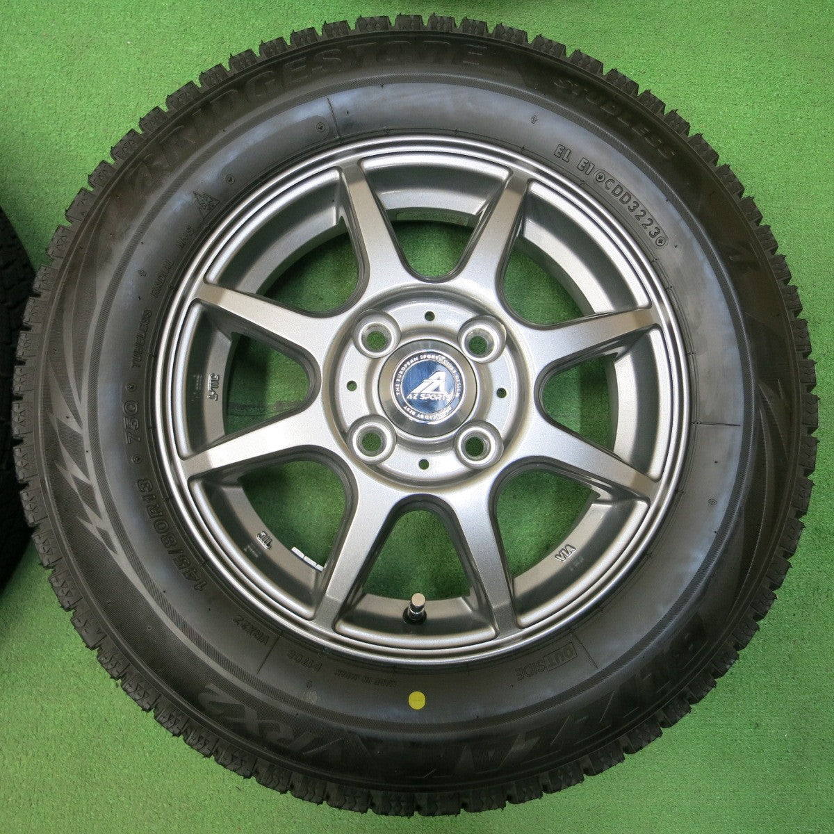 *送料無料* バリ溝！23年！キレイ！ほぼ10分★スタッドレス 145/80R13 ブリヂストン ブリザック VRX2 AZ SPORTS AZスポーツ 13インチ PCD100/4H★4042712イス