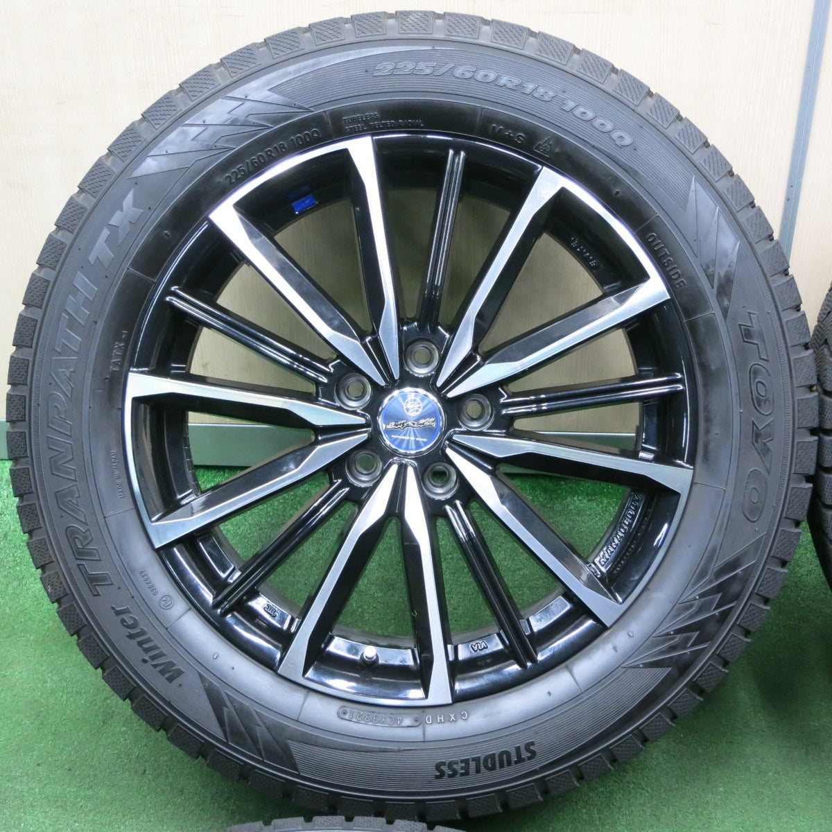 *送料無料* バリ溝！21年！キレイ！9.5分以上★スタッドレス 225/60R18 トーヨー ウインター トランパス TX SMACK ENKEI スマック エンケイ PCD114.3/5H★4041006TNス