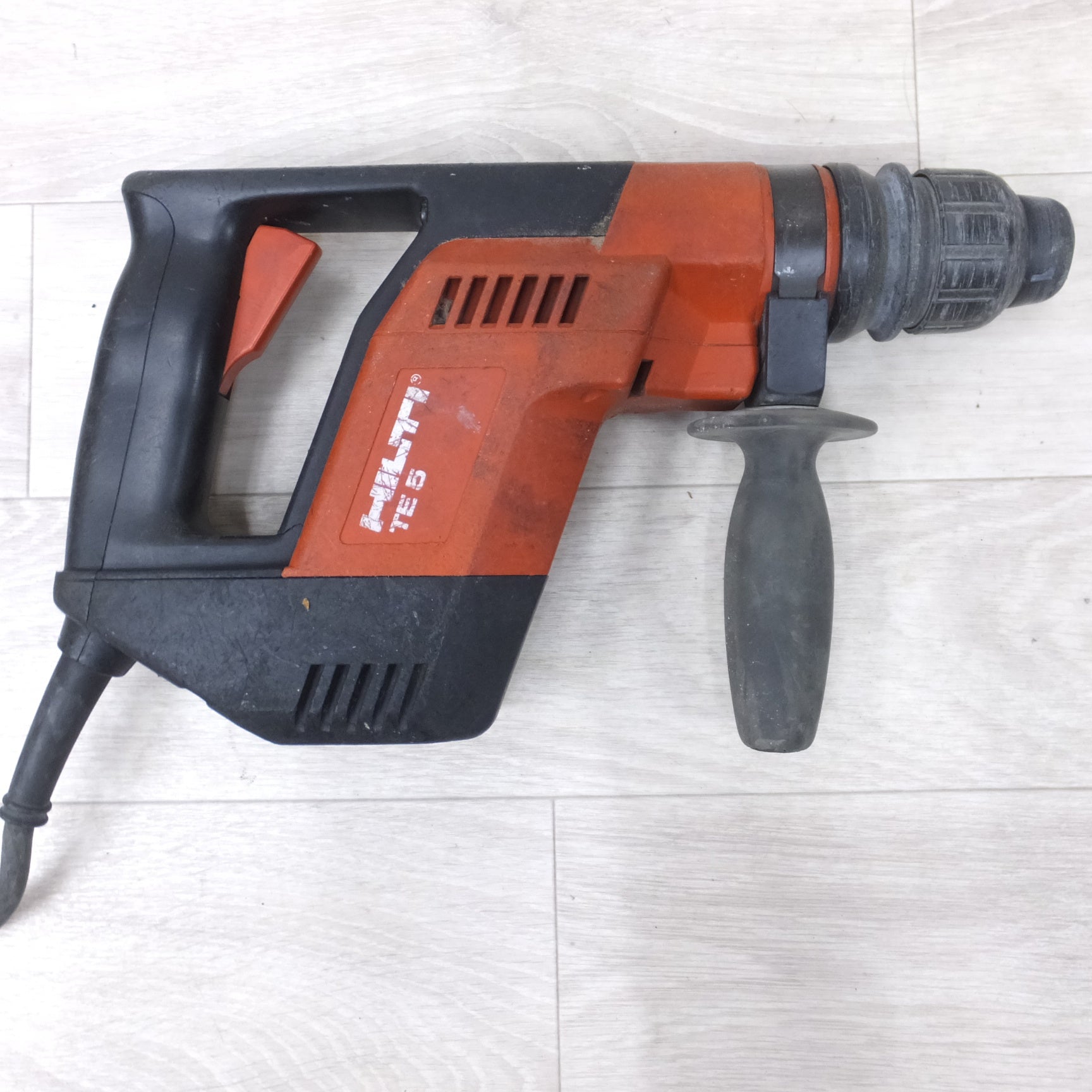 [送料無料] 付属品多数◆ヒルティ HILTI ハンマ ドリル 100V TE5 集じん システム TE5-DRS セット ケース ビット 付き 電動  工具◆